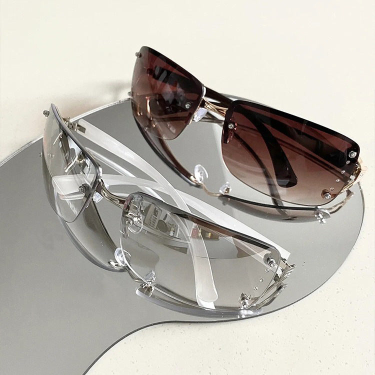 Elegant Half-Frame Sunglasses – Model Q09