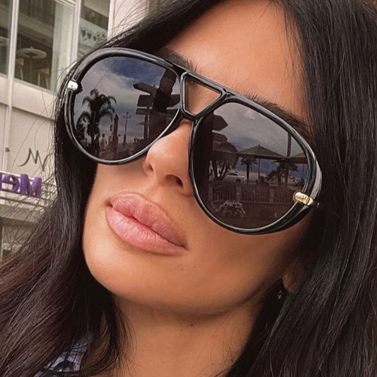Oval Streetwear Sunglasses – Model 68318